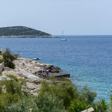 Apartament Antikar